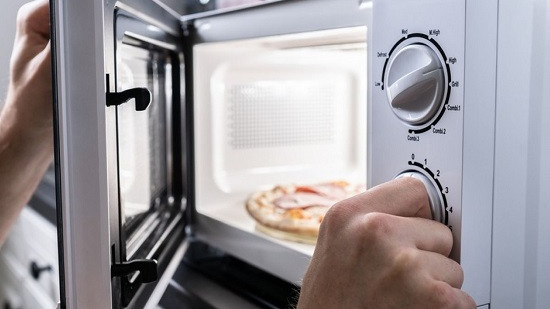 The Ultimate Guide to Using Your Microwave Safely and Efficiently